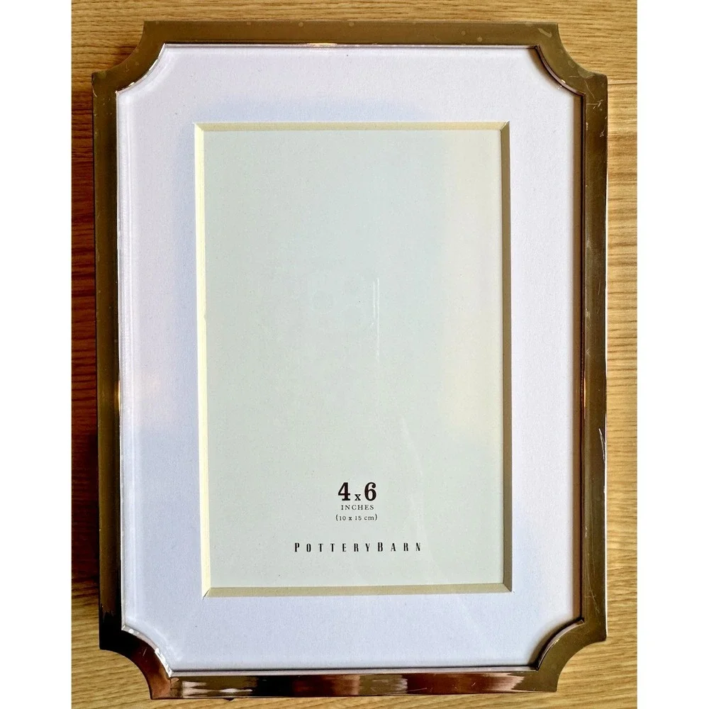 Pottery Barn Gold Tone Gallery Picture Frame 4x6 Tabletop Easel Frame